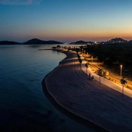 公寓 In Near Male Vrulje *