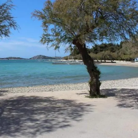 公寓 In Near Male Vrulje *