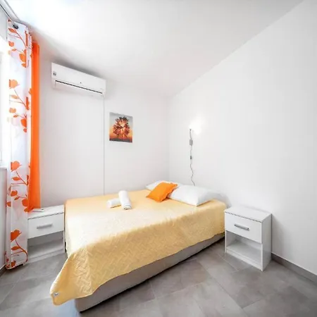 Apartman In Near Male Vrulje Vodice