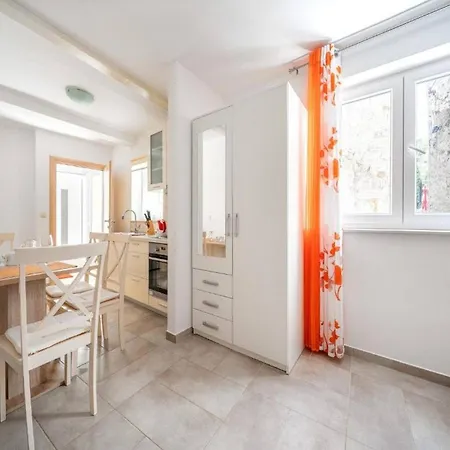 Apartment In Near Male Vrulje Vodice