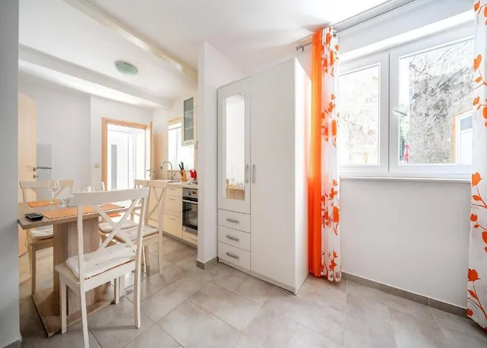 Apartman In Near Male Vrulje Vodice