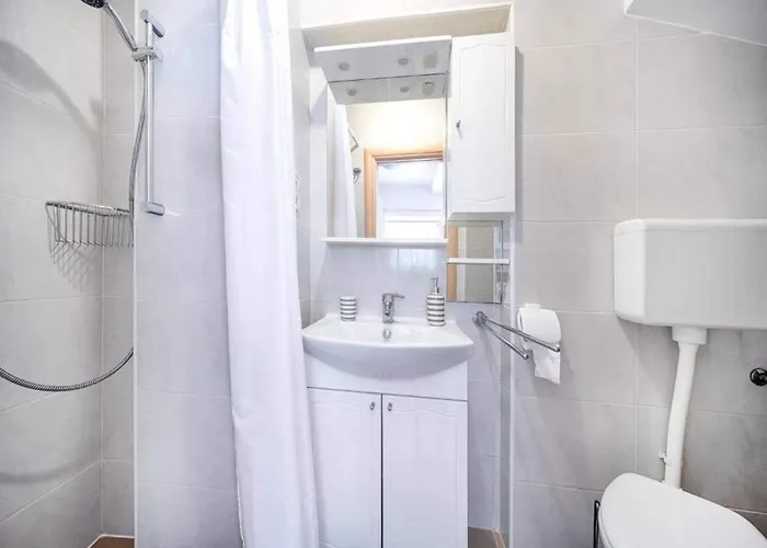 In Near Male Vrulje Apartment Vodice