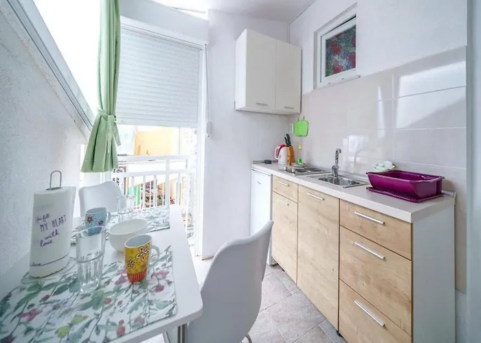 In Near Male Vrulje Vodice